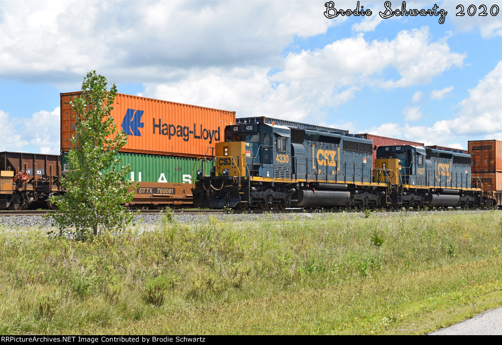 CSXT 4330 & CSXT 4327